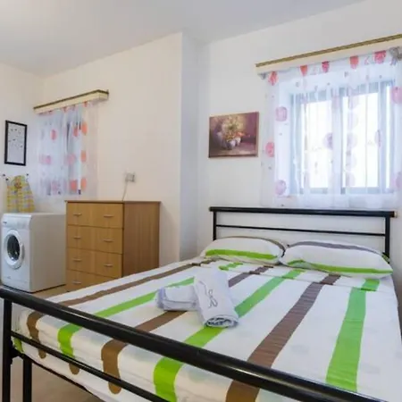 Lovely Close To The Beach And 5 Min Away From St. Julians * Bahar ic-Caghaq